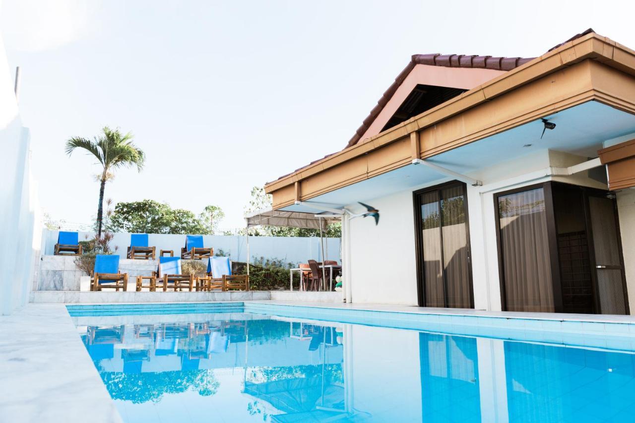 Seaview Hills Luxury Apartments & Rooms Dauis Bagian luar foto