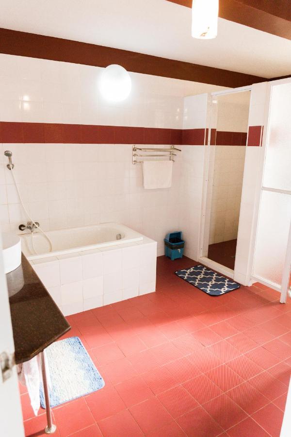 Seaview Hills Luxury Apartments & Rooms Dauis Bagian luar foto