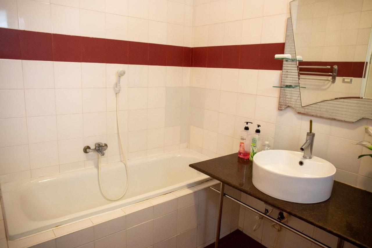Seaview Hills Luxury Apartments & Rooms Dauis Bagian luar foto